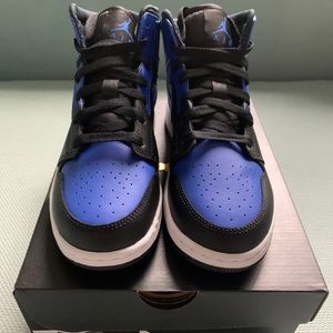 AJ1 mid - “hyper royal/black” (Gs) 5y